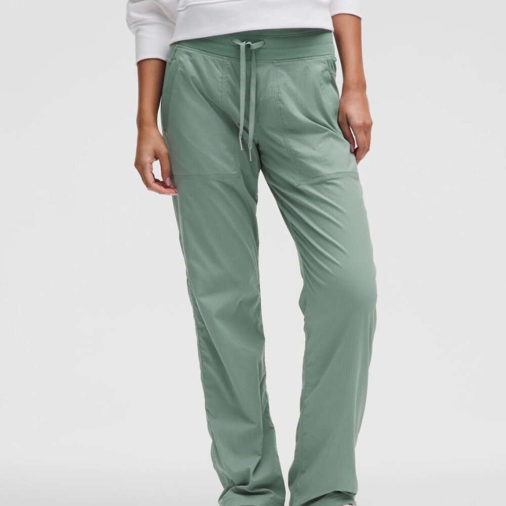 💙 lululemon Dance Studio MR Pant Short – Crater Blue – Size 4 – NWT